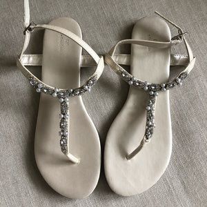 NWT David’s Bridal Crystal and Pearl Sandals